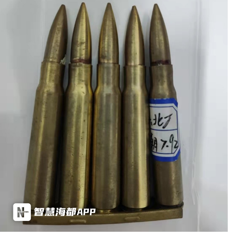 “00后”軍事迷捐贈超百件文物:勿忘歷史,吾輩當(dāng)自強(qiáng)